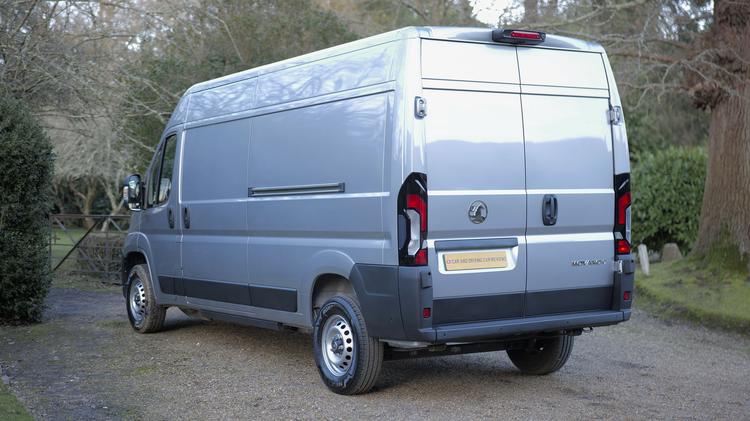 VAUXHALL MOVANO 3.5T HEAVY L4 DIESEL FWD 2.2 Turbo D 140 Dropside Prime